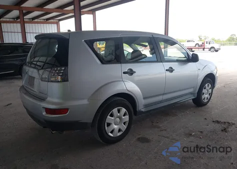 2010 Mitsubishi Outlander Es z USA, uszkodzony, nr VIN JA4AS2AWXAZ004027